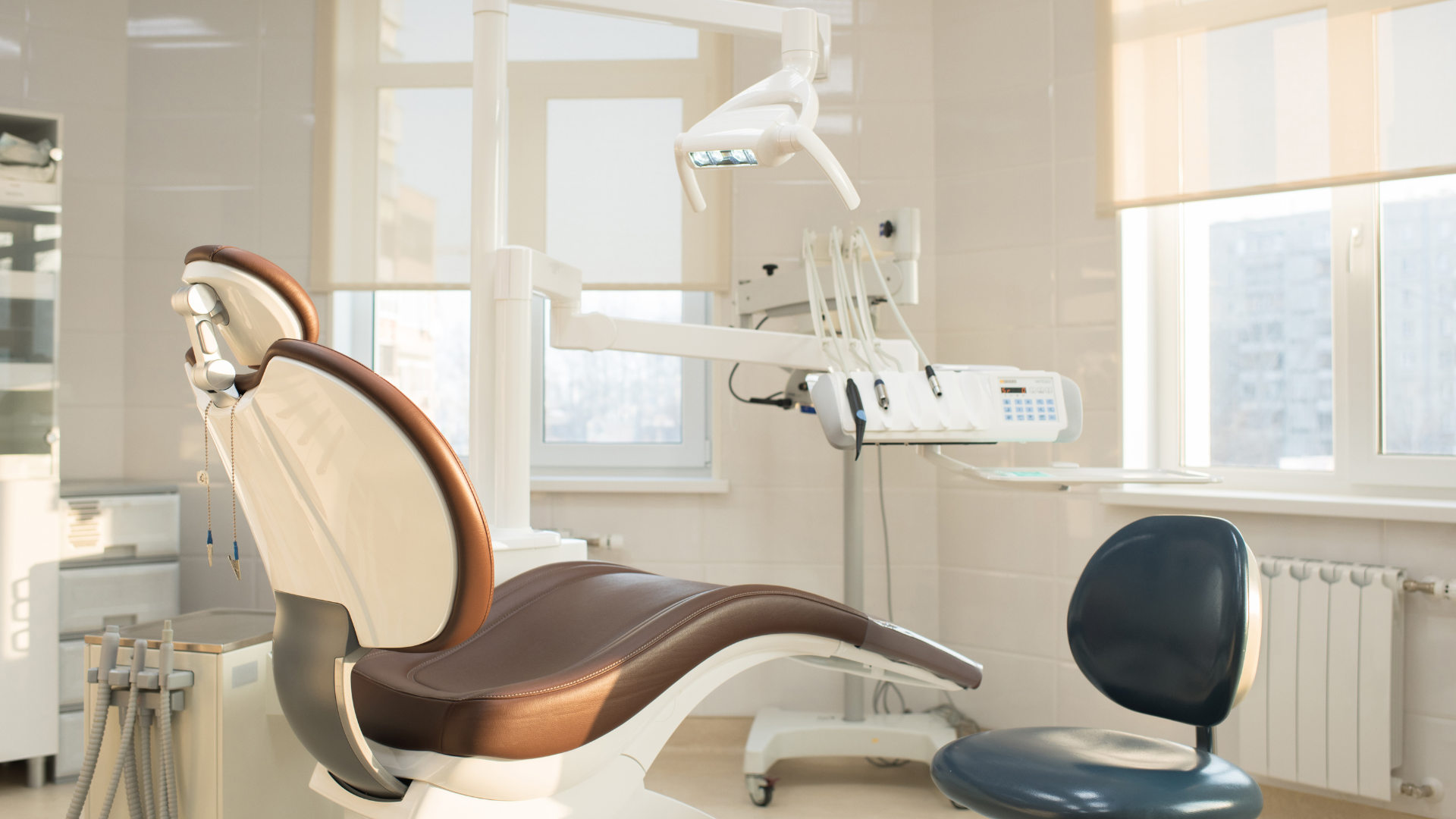 A photo of a dentists examination room