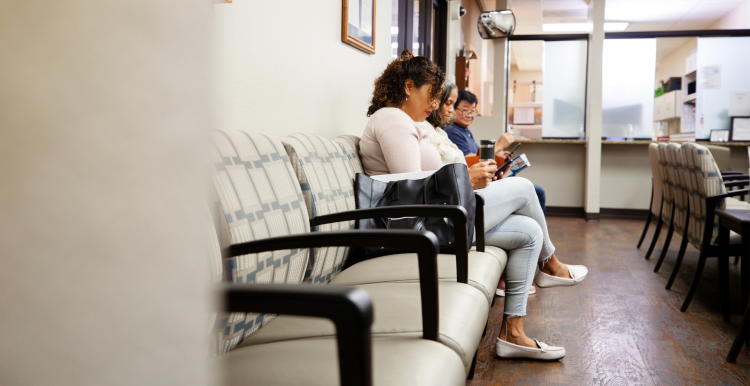 A photo of a doctor's waiting room.